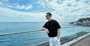 Питав перехожих, скільки коштує одяг: зірка українського ТікТок за три роки назбирав собі на квартиру