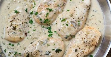 Куриная грудка в сливочно-грибном соусе: рецепт изысканного блюда (видео)