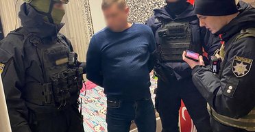 В Чернигове мужчина распылил перцовый баллончик в лицо военного ТЦК: детали (видео)