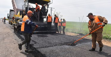 Буде менше грошей на асфальт? Навіщо податки військових забирають в місцевих громад