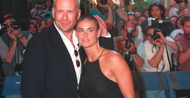 "Почему бы и нет?": Деми Мур рассказала о рекордном гонораре за роль стриптизерши (фото)