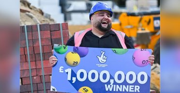 Лотерейный миллионер оказался в больнице: победитель борется за жизнь после вечеринок (фото)