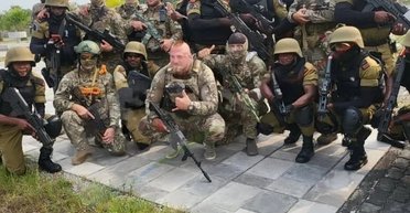 Наемники ЧВК "Вагнер" охраняют нового диктатора в Африке: подробности (фото)