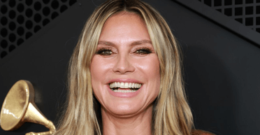 52-річна Гайді Клум вигуляла на червоному хіднику "невидиму" сукню (фото)