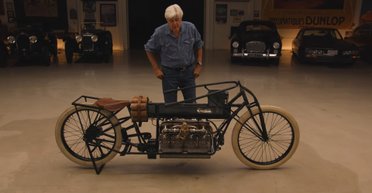 23 года был самым быстрым в мире: в интернете показали уникальный мотоцикл 1907 года (видео)