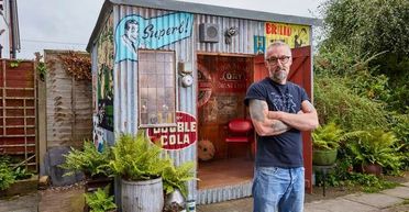 Витвір мистецтва: чоловік побудував з брухту сарай, який визнали найкращим у світі (фото)