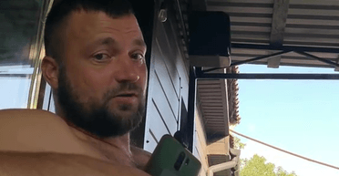 Украинец нашел в погребе двойной пол с сюрпризом от своего деда