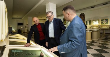 "Подальше от чужих символов": гарвардский историк Сергей Плохий о замене копейки украинским шагом