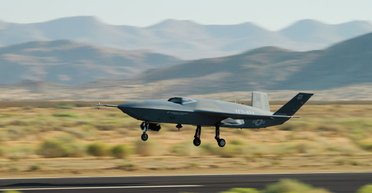 Будут нести ракеты: дроны-истребители YFQ-42A смогут работать вместе с самолетами