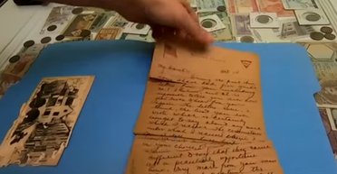 Женщина нашла во время ремонта письмо 100-летней давности: ждал, чтобы его прочитали (фото, видео)