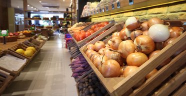 Дешевая черешня, но дорогие абрикосы. Какие овощи и фрукты могут еще прибавить в цене и почему