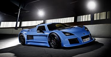 Їх існує лише 60: в Україну привезли екстремальний 750-сильний суперкар Gumpert (фото)