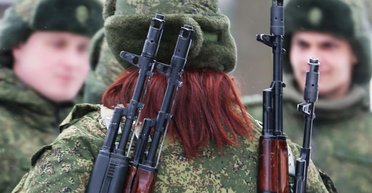 "Кидають на забій": ЗС РФ під Покровськом формують штурмові роти з жінок, — "АТЕШ"