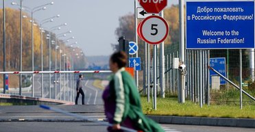 90 дней на сбор вещей: из Латвии планируют депортировать до 4 тысяч россиян