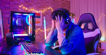 Голодал и воровал: мужчина потратил $550 тысяч на донаты стримерше ради одной ее фразы