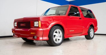 Неприметный 32-летний внедорожник от General Motors продали по цене Lamborghini (фото)