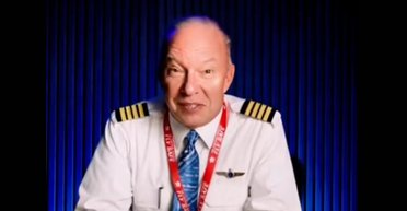 Помилка пасажирів: пілот назвав місце в літаку, де найчастіше губляться речі (відео)