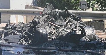 Уникальный позолоченный суперкар за $4 миллиона сгорел дотла на трассе (фото, видео)