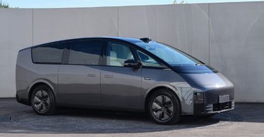 Китайцы показали мощный семейный электромобиль с запасом хода 700 км (фото)