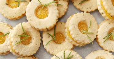 Песочное сэндвич-печенье с розмарином и лимоном: простой рецепт ароматной выпечки