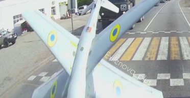 Дрон Ram-2x ЗСУ влаштував "дабл страйк" у Кадіївці: дістав танк за 60 км (відео)