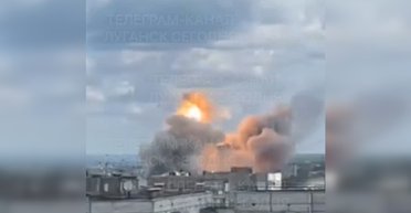 Взрывы в Луганске: ракеты ATACMS попали в военную базу ВС РФ (фото, видео)