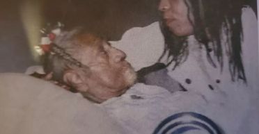 Мати перед смертю розкрила секрет, який повністю перевернув життя її дочки