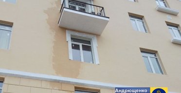 Ілюзія ремонту: у Маріуполі показали, як "відновлюють" будинки (відео)
