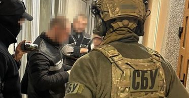 Схиляли чоловіків до втечі: на Буковині викрили "банду", яка заробляла на ухилянтах (фото)