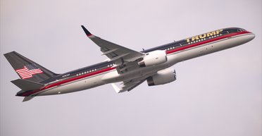 Частный самолет Трампа Boeing 757 "подрезал" другой борт во Флориде