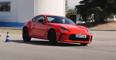 Спорткар Toyota GR86 розчарував експертів своєю керованістю (відео)