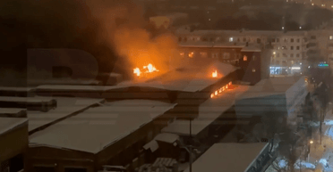 В Москве произошел пожар на заводе, который выпускает спецтранспорт: очевидцы слышали взрывы (видео)