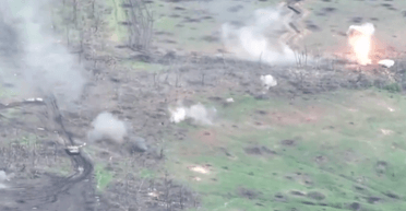 Редкие кадры: украинской танк Т-64БВ сошелся в дуэли с российским Т-72Б3 (видео)