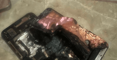 Чуть не произошел пожар: в школе Луцка в руках школьника взорвался айфон, — СМИ (фото)