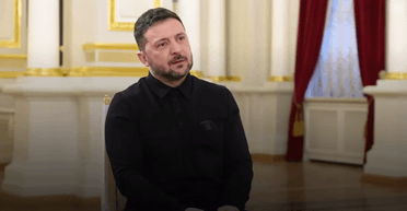 Отношения с Трампом, ситуация на поле боя и новое нападение РФ: заявления Зеленского в интервью The Guardian (видео)