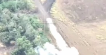 "Не зупиняємося ні на мить": 130 бригада тероборони уразила КАМАЗ під час руху (відео)