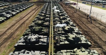 Понад 5000 танків: які запаси військової техніки перебувають на базах у Росії, — аналітики (фото)