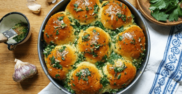 Пампушки з часником і зеленню до борщу: смачне доповнення до перших страв