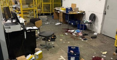 Взрыв на "Укрпочте": таможенники установили отправителя и нашли еще одну подозрительную посылку