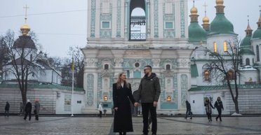 Волонтер Стерненко сделал предложение: что известно о его избраннице (фото)