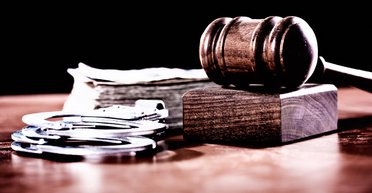 Суд на миллион. Почему Банковая до последнего будет тянуть с созданием антикоррупционного суда