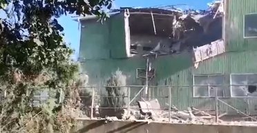 Два удара и снесло крышу: ВС РФ взорвали первую "зеленую школу" на Херсонщине, — МВА (фото)