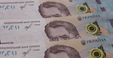 Українці знайшли лазівку і переводили "тисячу Зеленського" в готівку: як працювала схема