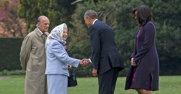 Барак Обама один раз нарушил протокол безопасности ради женщины: кто это был (видео)