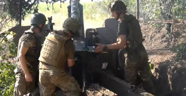 Єгерська бригада ДШВ показала роботу 105-мм гаубиці М101А1 (відео)
