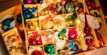 Жінка показала "геніальний" спосіб зберігання новорічних прикрас (відео)