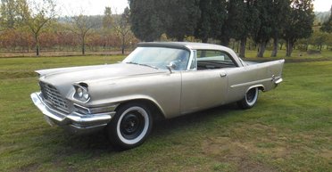 Редчайший американский спорткар 50-х простоял полвека заброшенным в гараже (фото)