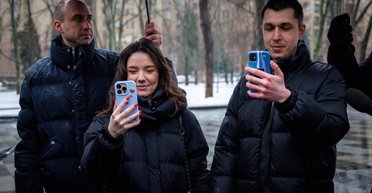 Третий город в Украине запустил 5G: молодожены поженились в приложении "Дія" (фото)