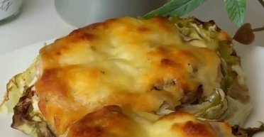 Стейки з капусти з куркою та сиром: рецепт оригінальної страви для всієї родини