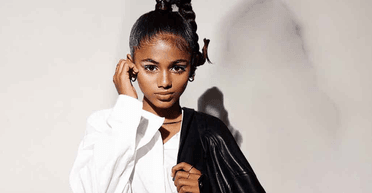 Попелюшка в реальному житті: дівчинку, яка стала моделлю, прозвали "принцесою нетрів" (відео)